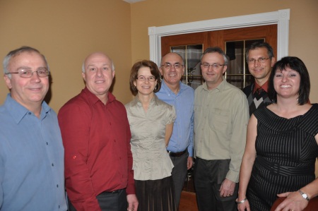 Sur la photo les cinq technologues de la famille Doré: Gaétan, Claude, Brigitte et Gaston, Sylvain, Guy et Lorraine